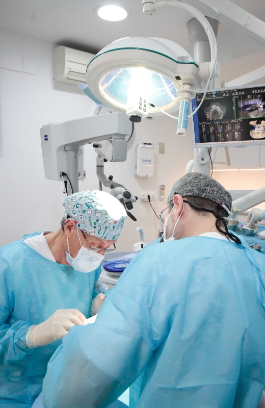 operacion implantes dentales
